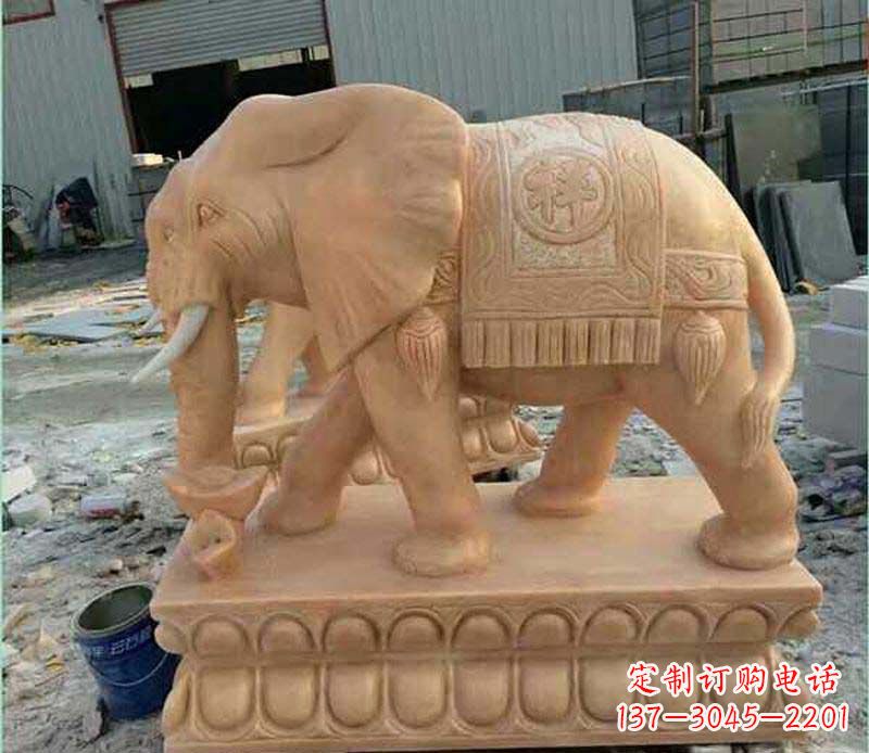 桂林璀璨大象石雕