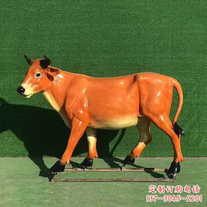 桂林玻璃钢仿真黄牛动物雕塑