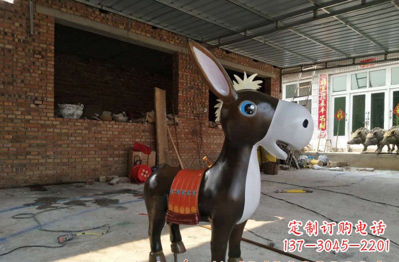 桂林玻璃钢毛驴雕塑一种抒情的艺术形式