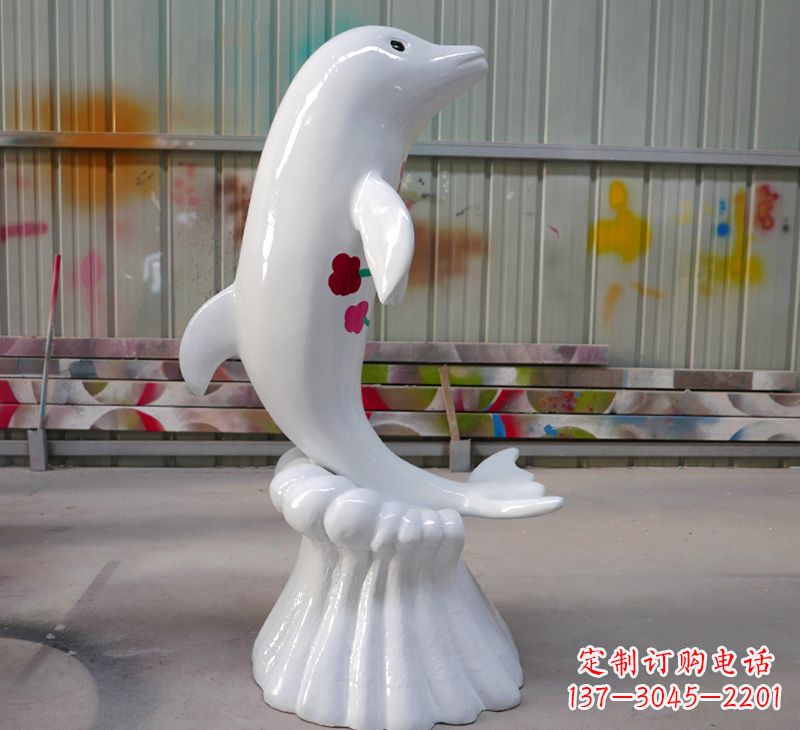 桂林海豚的魅力玻璃钢海豚雕塑