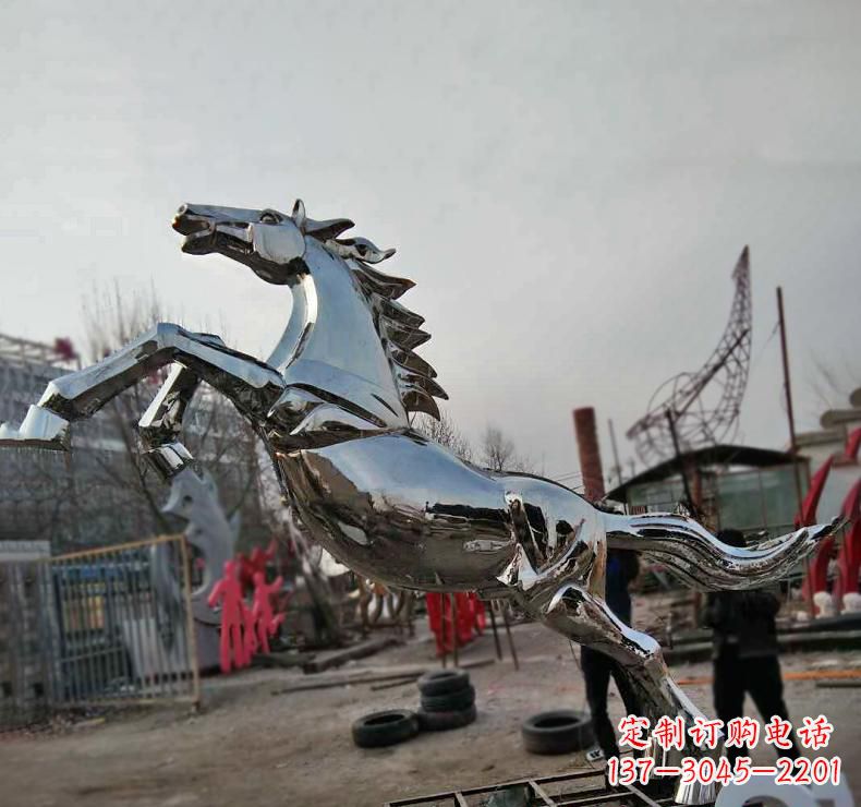 桂林不锈钢奔跑马雕塑驰骋在人间的艺术精灵