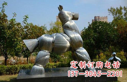 桂林不锈钢草扎马雕塑艺术精彩绽放