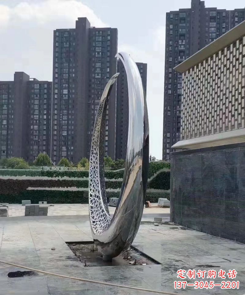 桂林精美不锈钢月亮雕塑