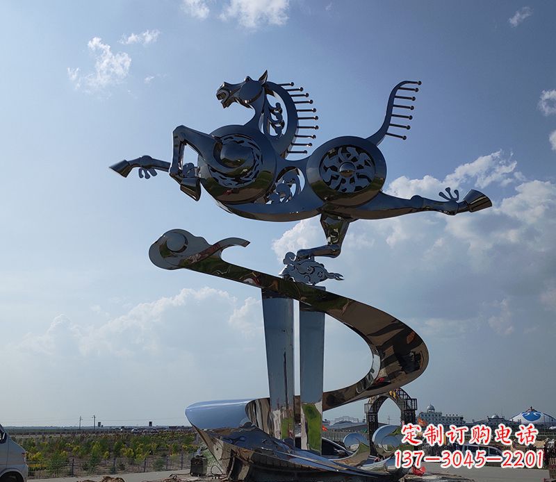 桂林不锈钢大型马踏飞燕景观雕塑集艺术与自然于一体