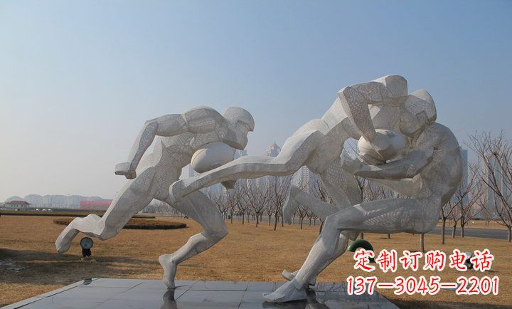 桂林橄榄球雕塑纪念精神