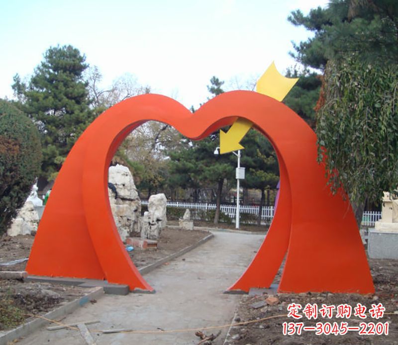 桂林不锈钢拱门雕塑给空间增添灵动之美