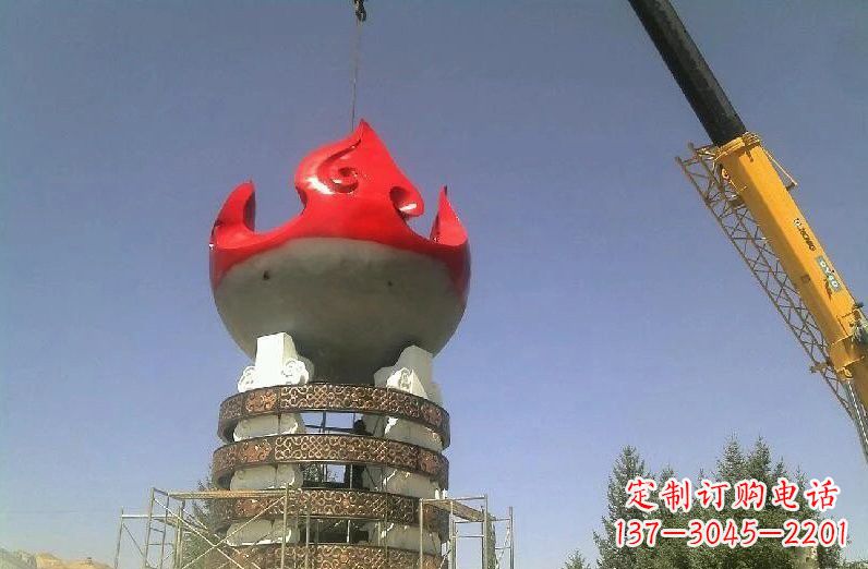 桂林不锈钢火炬雕塑象征着永恒的精神