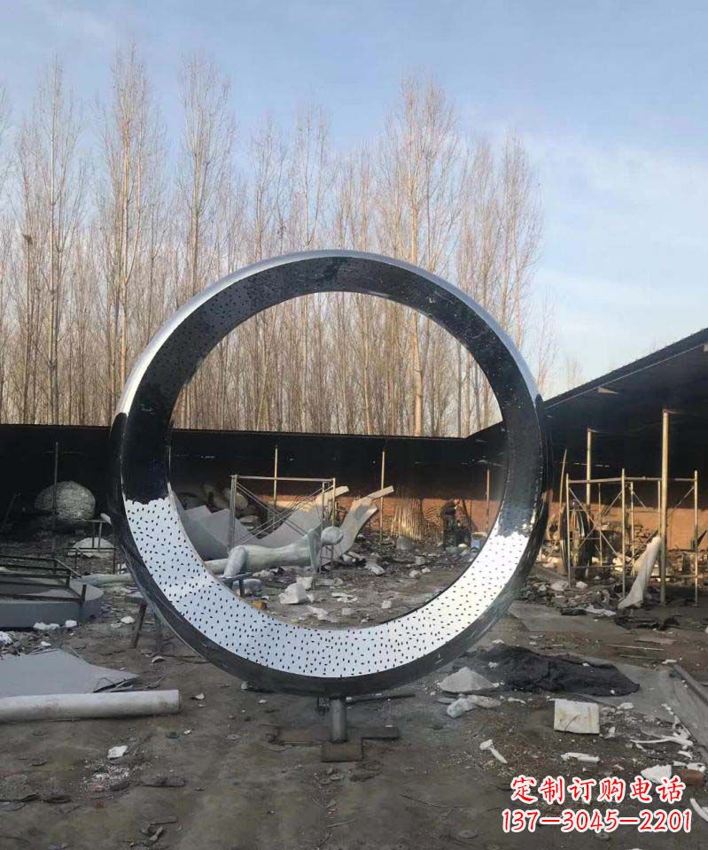 桂林不锈钢圆环雕塑抽象美的体现