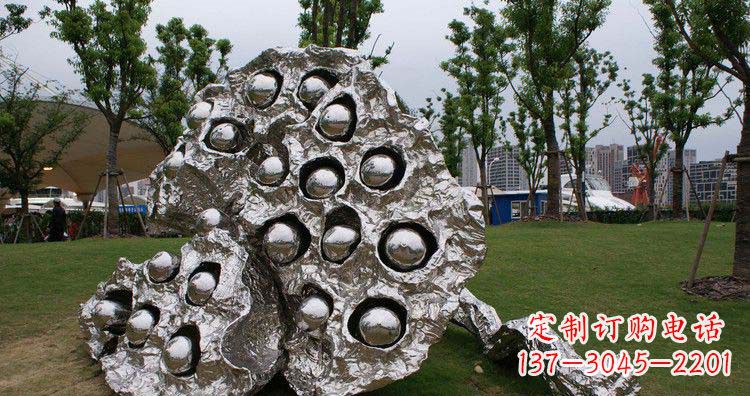 桂林不锈钢莲蓬精美雕塑铸就华丽景观