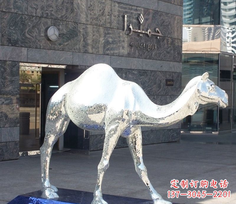 桂林不锈钢骆驼雕塑精美外形折射古朴美感
