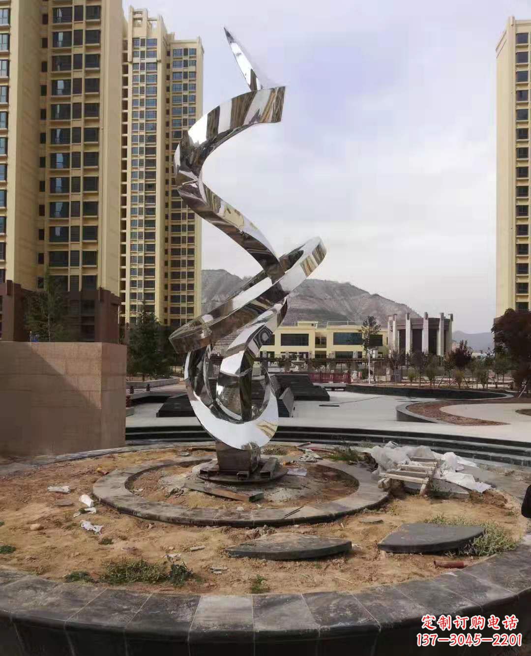 桂林飘带雕塑美化城市空间的艺术
