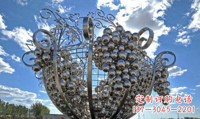 桂林不锈钢葡萄丰收雕塑