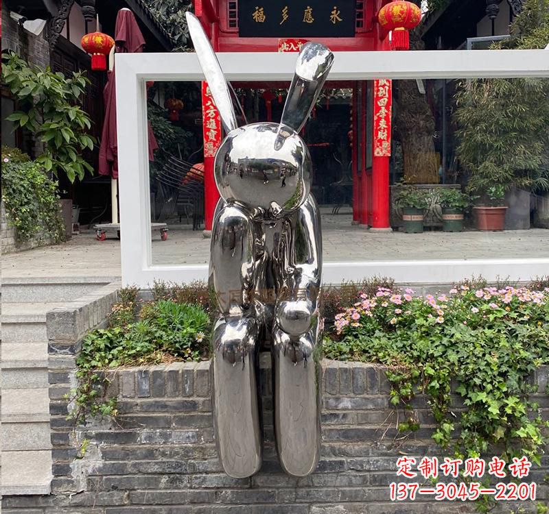 桂林不锈钢兔子雕塑精美的艺术作品