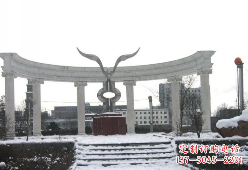 桂林雄鹰展翅——一件精美的不锈钢雕塑