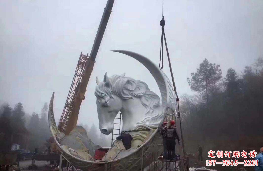 桂林不锈钢月亮雕塑