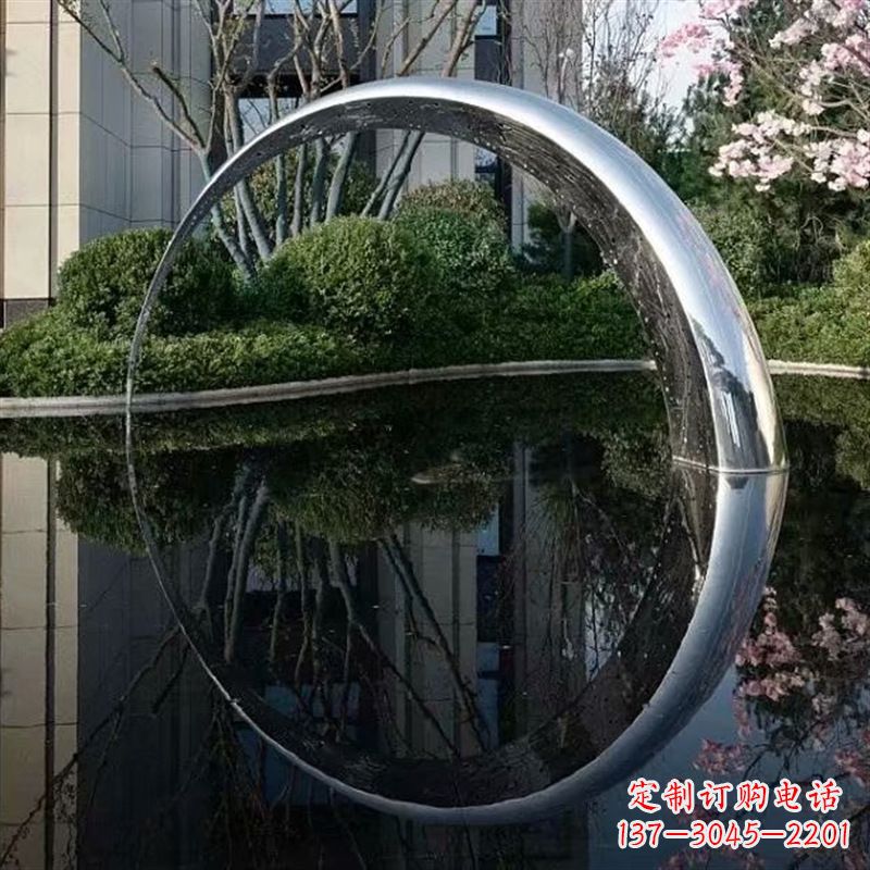 桂林不锈钢月亮雕塑璀璨照亮夜空