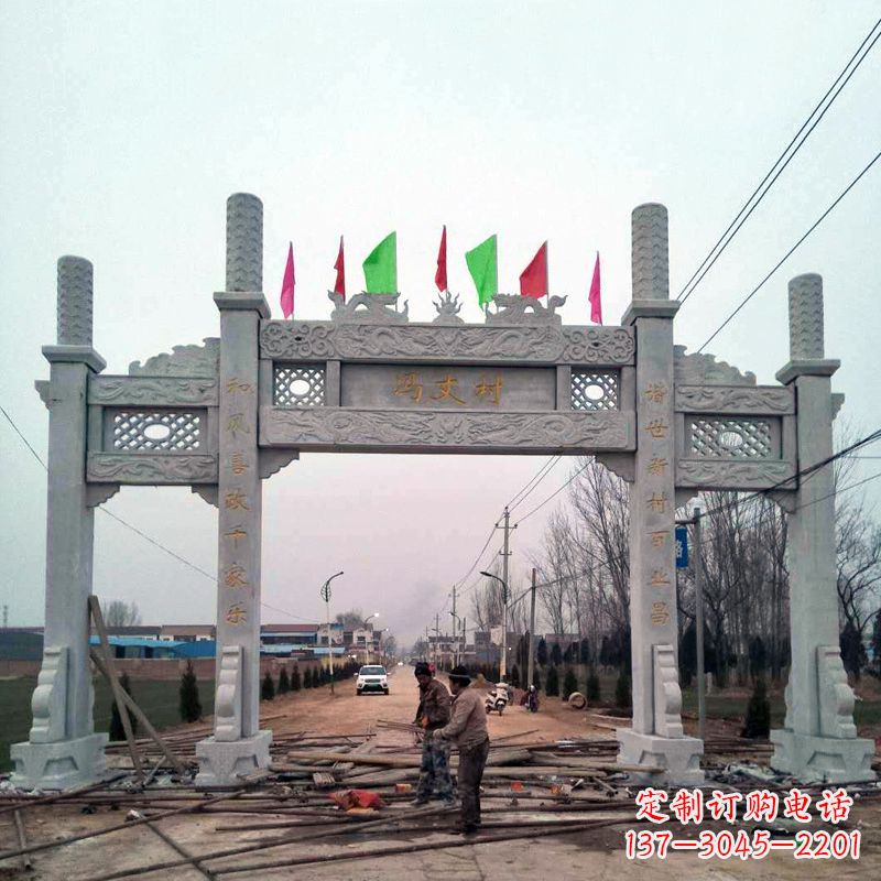 桂林传承古老石牌坊雕塑