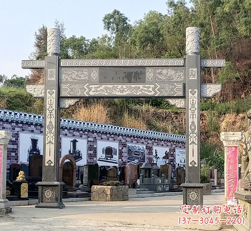 桂林村庄石雕牌坊