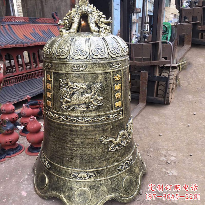 桂林华中领雕塑历久弥新的铜钟雕塑