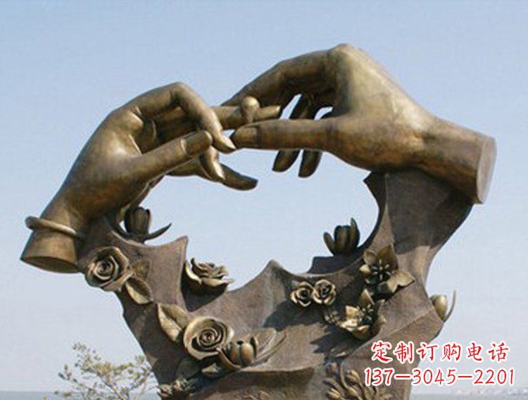 桂林戴戒指的手铜雕