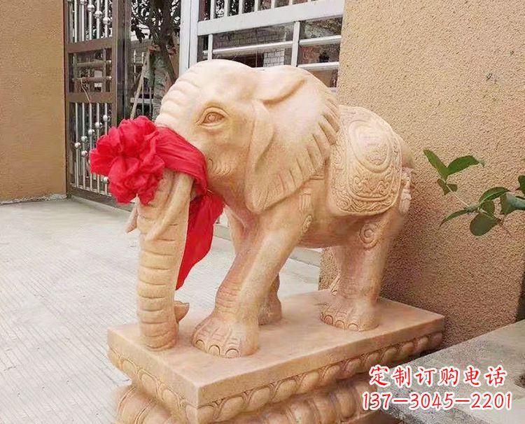 桂林精心雕刻大象石雕