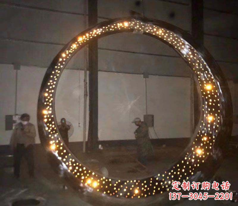 桂林发光圆环不锈钢雕塑