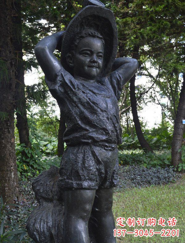 桂林优雅童子·少年戴草帽铜雕