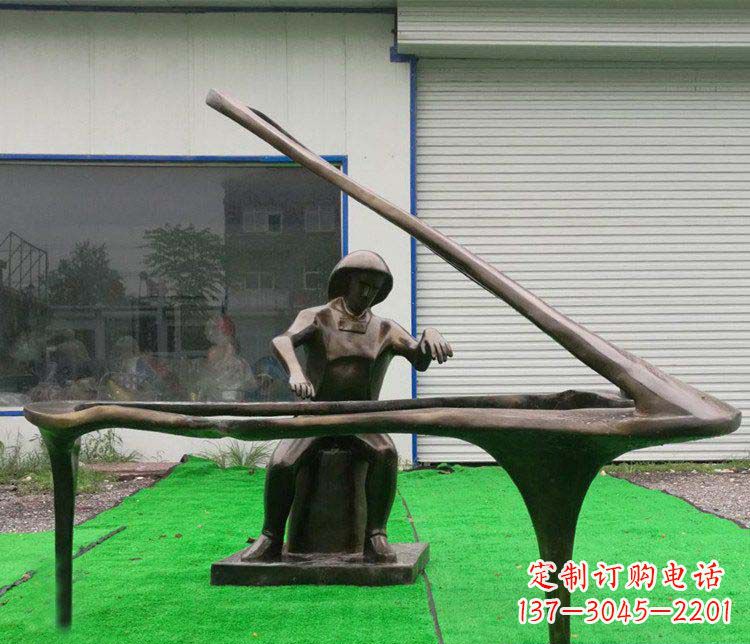 桂林 传奇钢琴雕塑