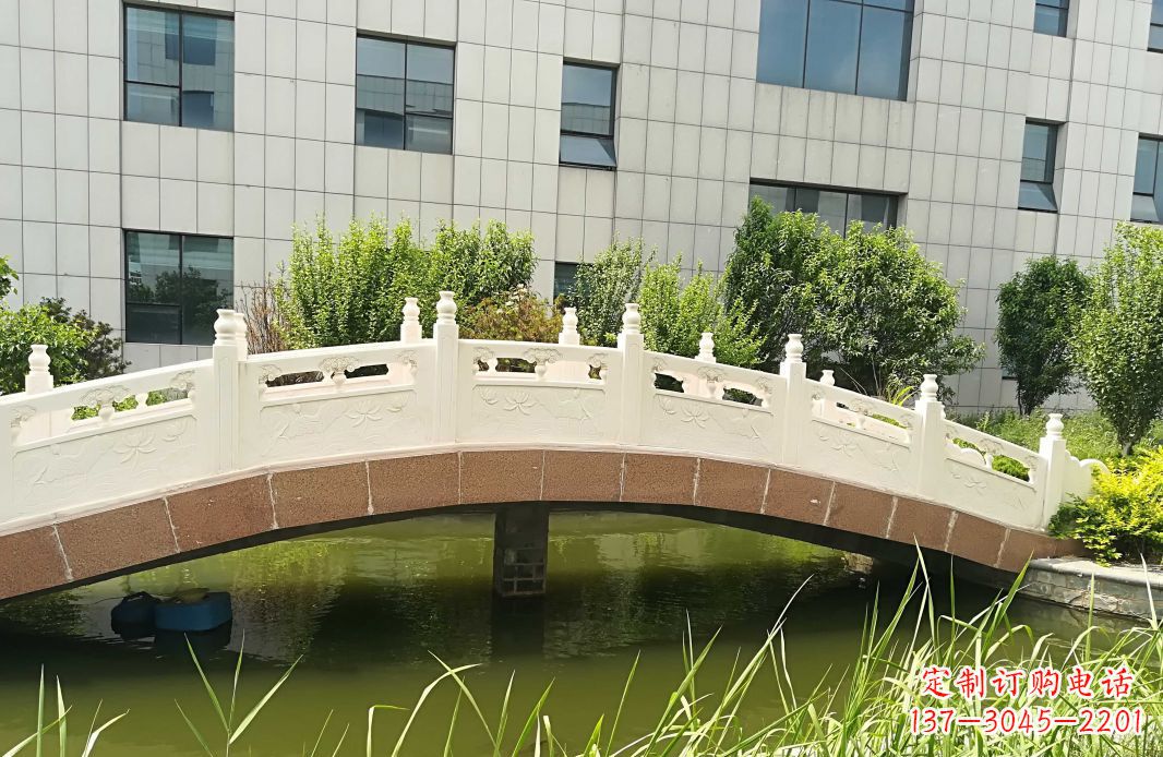 桂林手工制作的汉白玉石拱桥雕塑
