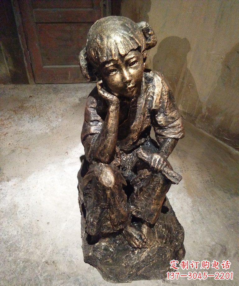 桂林童真美丽的小女孩铜雕