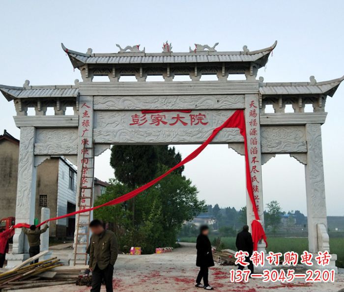 桂林中领雕塑:牌坊石雕精美纷呈