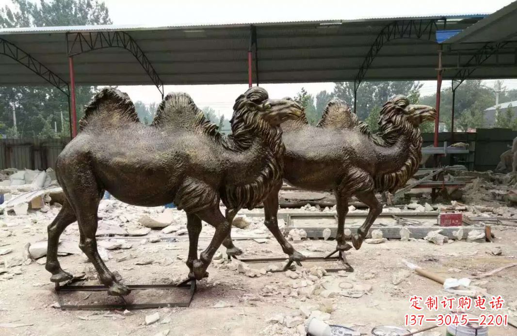 桂林欣赏大自然的艺术之作——骆驼铜雕