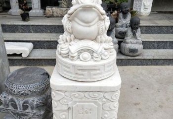 桂林金蟾立柱石动物雕塑