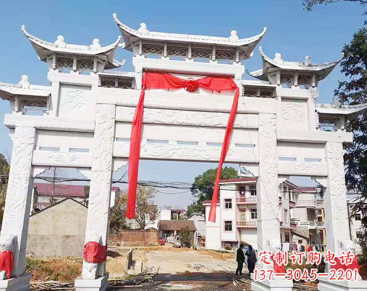 桂林三门三楼石雕牌坊:专业定制牌坊雕塑