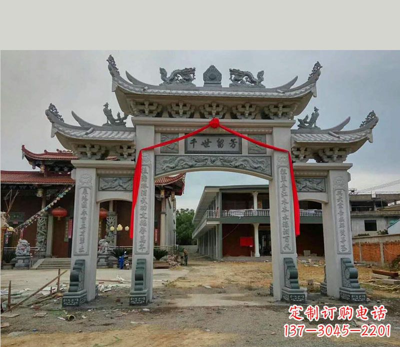 桂林以传统工艺为源的独特牌坊石雕