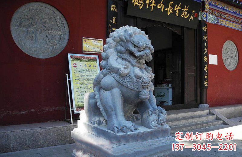 桂林石狮子寺庙门口石雕