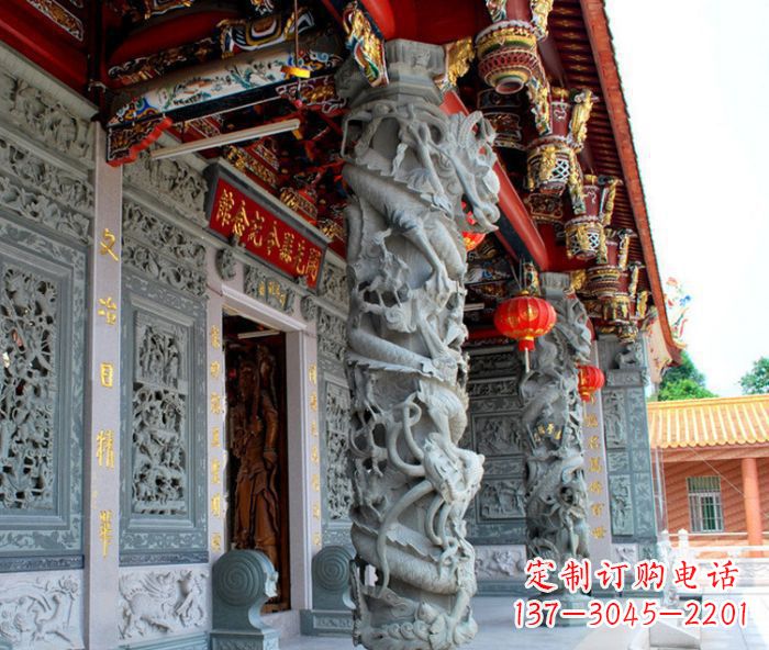 桂林寺庙景观龙柱石雕