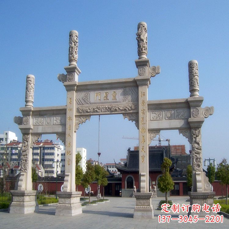 桂林寺庙门口无楼牌坊