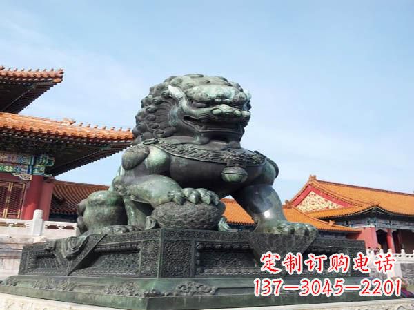 桂林寺庙青铜狮子