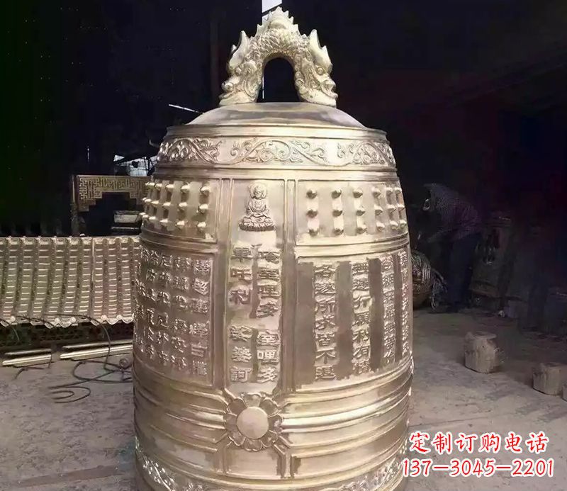 桂林寺庙铜钟雕塑 (3)