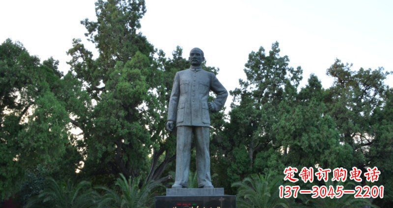 桂林孙近代名人铜雕_1