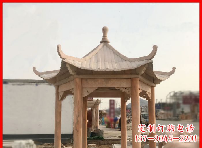 桂林晚霞红公园六角石雕凉亭