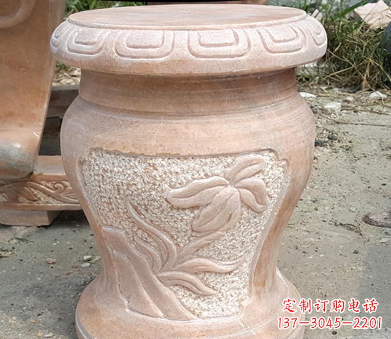桂林晚霞红景观蝴蝶石凳