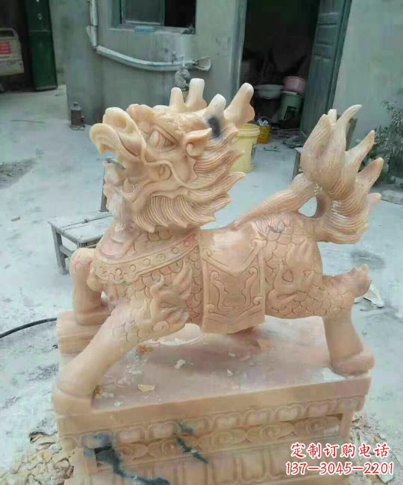 桂林晚霞红麒麟雕塑112