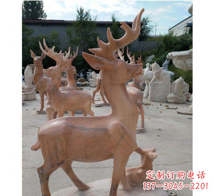 桂林晚霞红驯鹿动物公园石雕