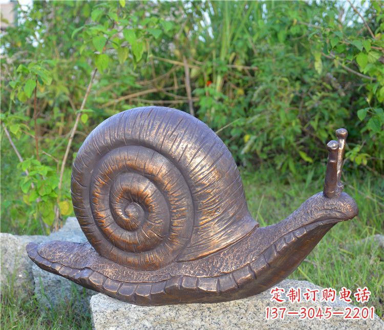 桂林蜗牛铜雕塑