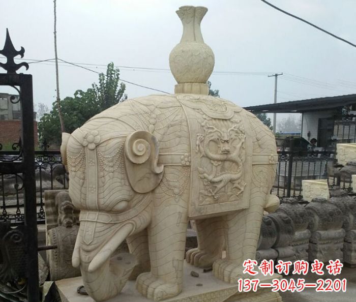 桂林园林景观驮瓶大象石雕