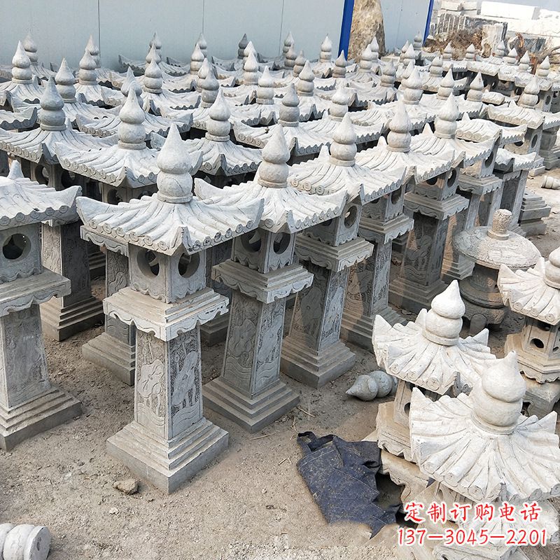桂林中式青石灯笼雕塑
