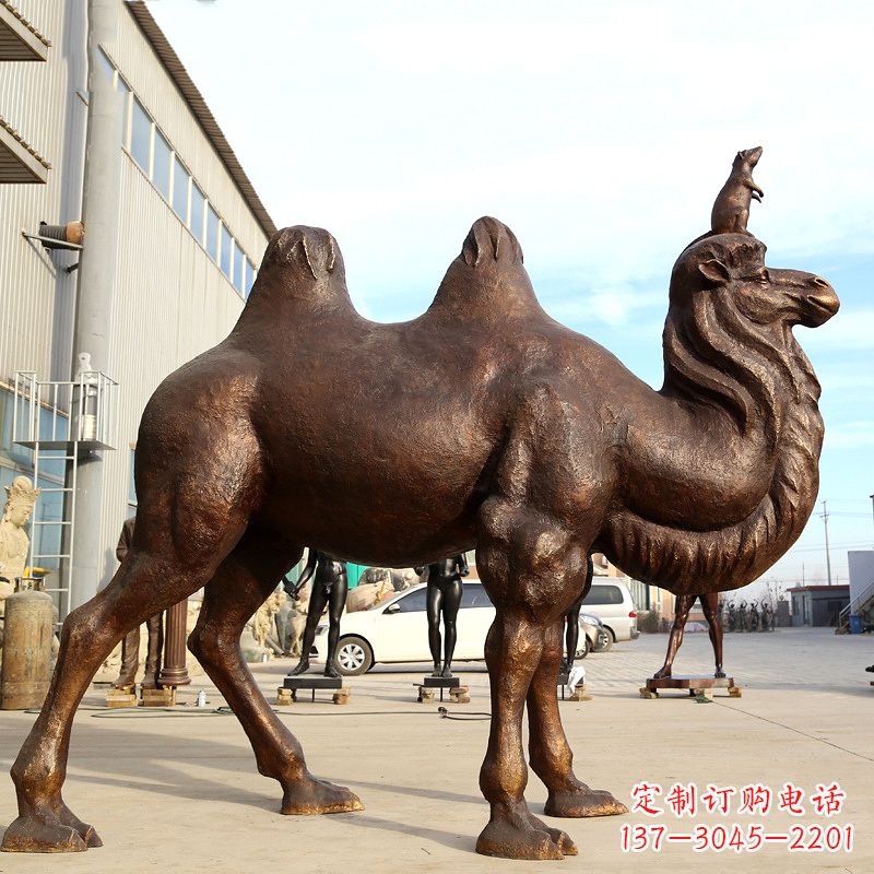 桂林铸铜骆驼雕塑