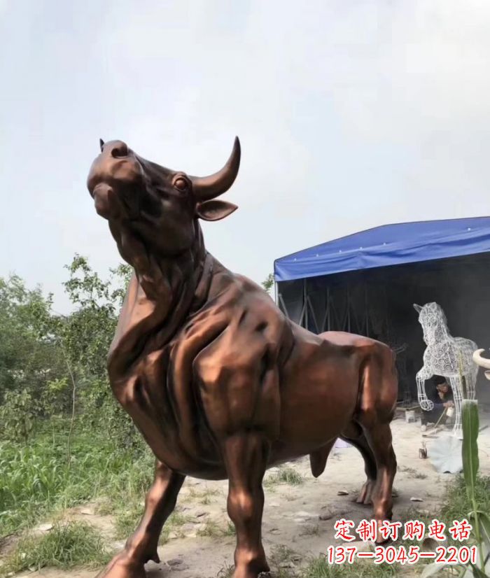 桂林紫铜牛动物雕塑